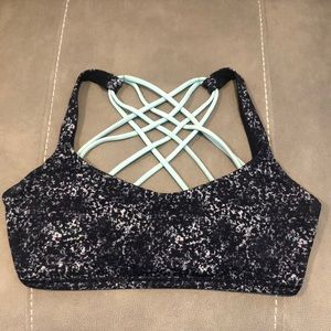 Lululemon free to be sports bra
